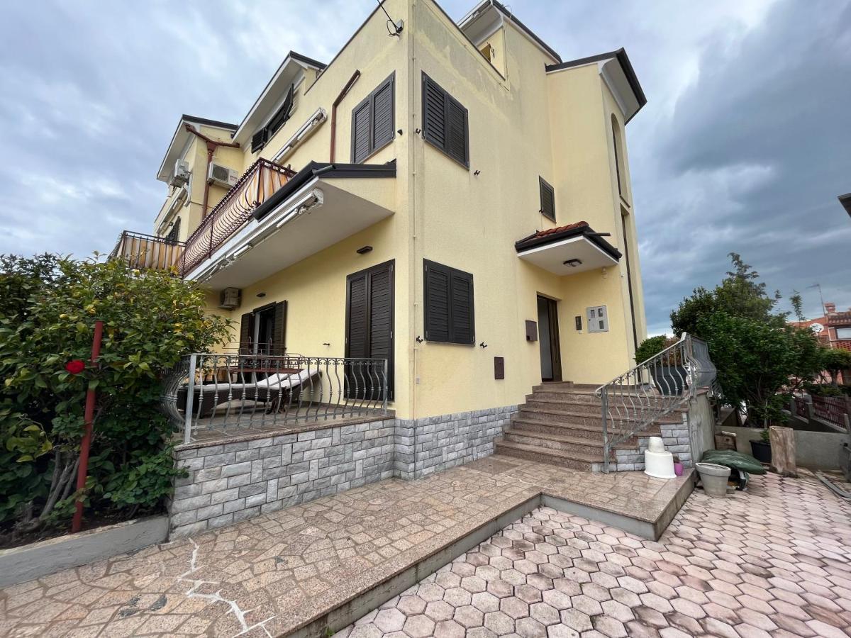 Holiday Apartments Sonne Ровінь Екстер'єр фото