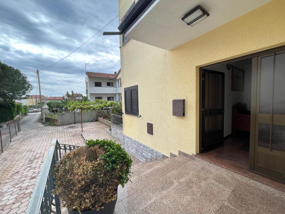 Holiday Apartments Sonne Ровінь Екстер'єр фото
