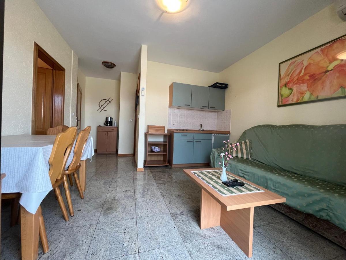 Holiday Apartments Sonne Ровінь Екстер'єр фото