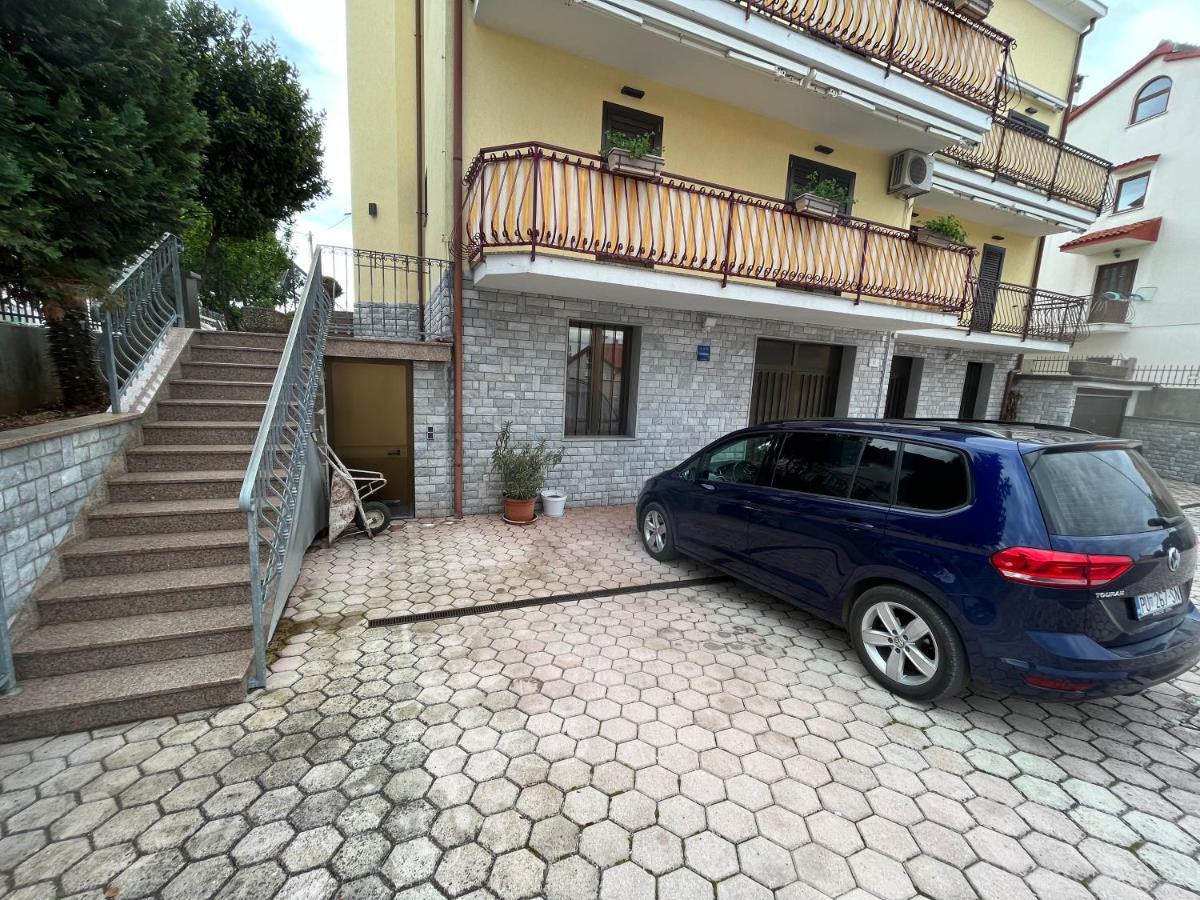 Holiday Apartments Sonne Ровінь Екстер'єр фото