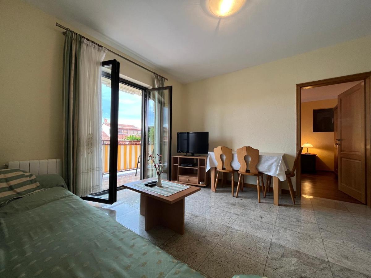 Holiday Apartments Sonne Ровінь Екстер'єр фото