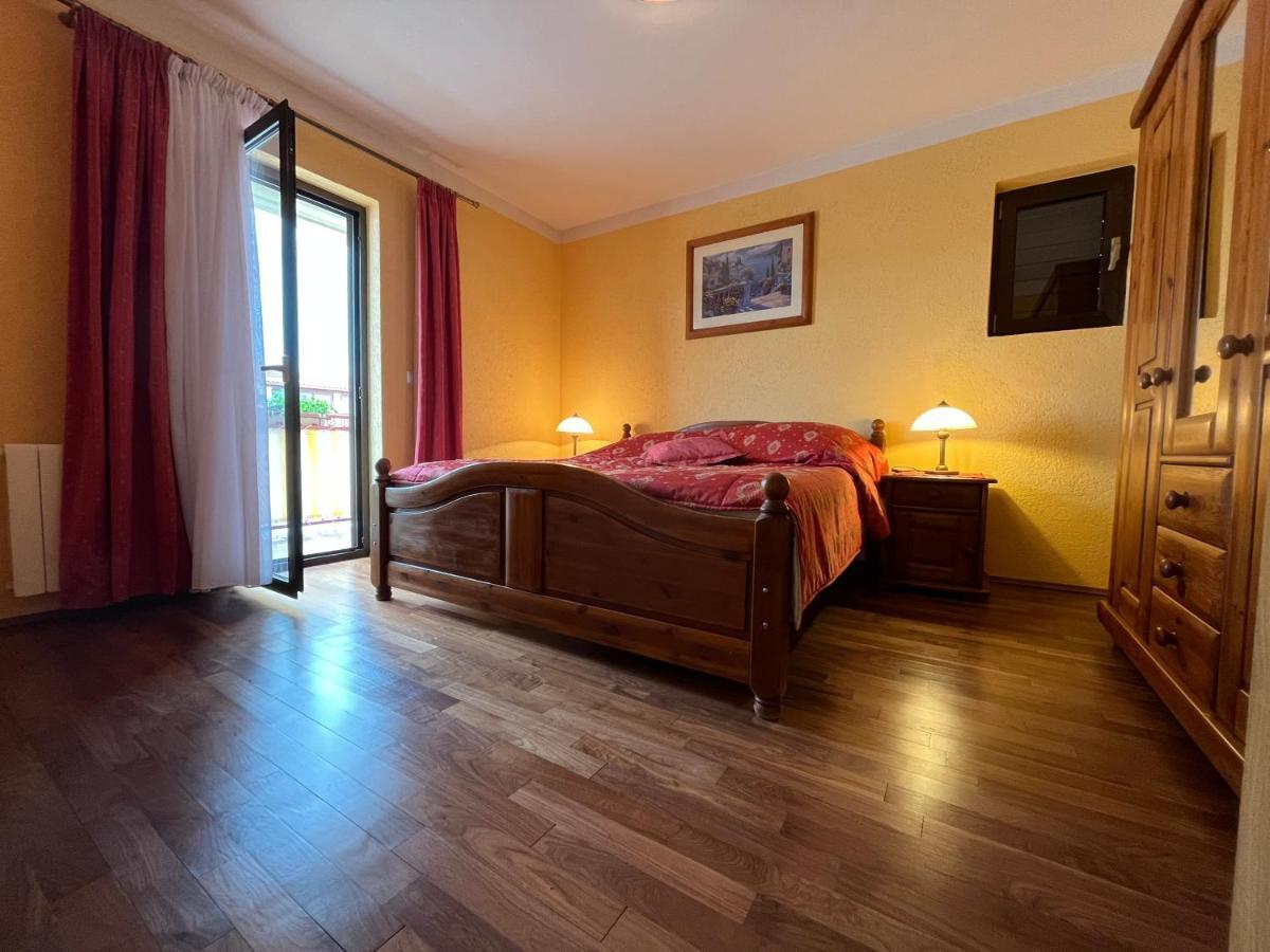Holiday Apartments Sonne Ровінь Екстер'єр фото