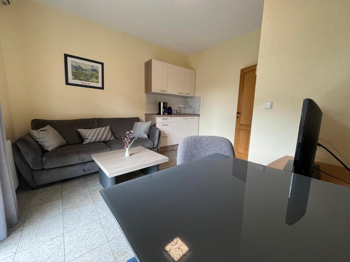 Holiday Apartments Sonne Ровінь Екстер'єр фото