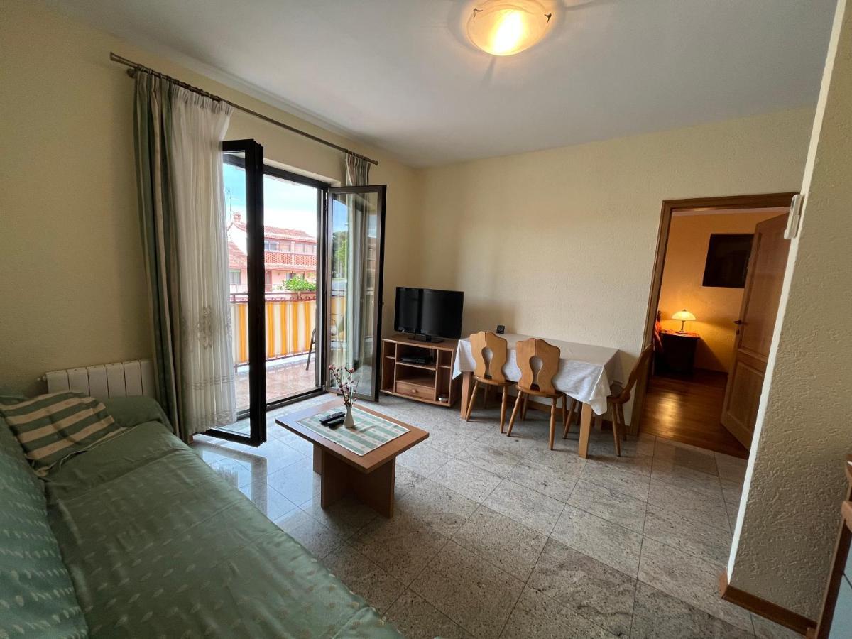 Holiday Apartments Sonne Ровінь Екстер'єр фото