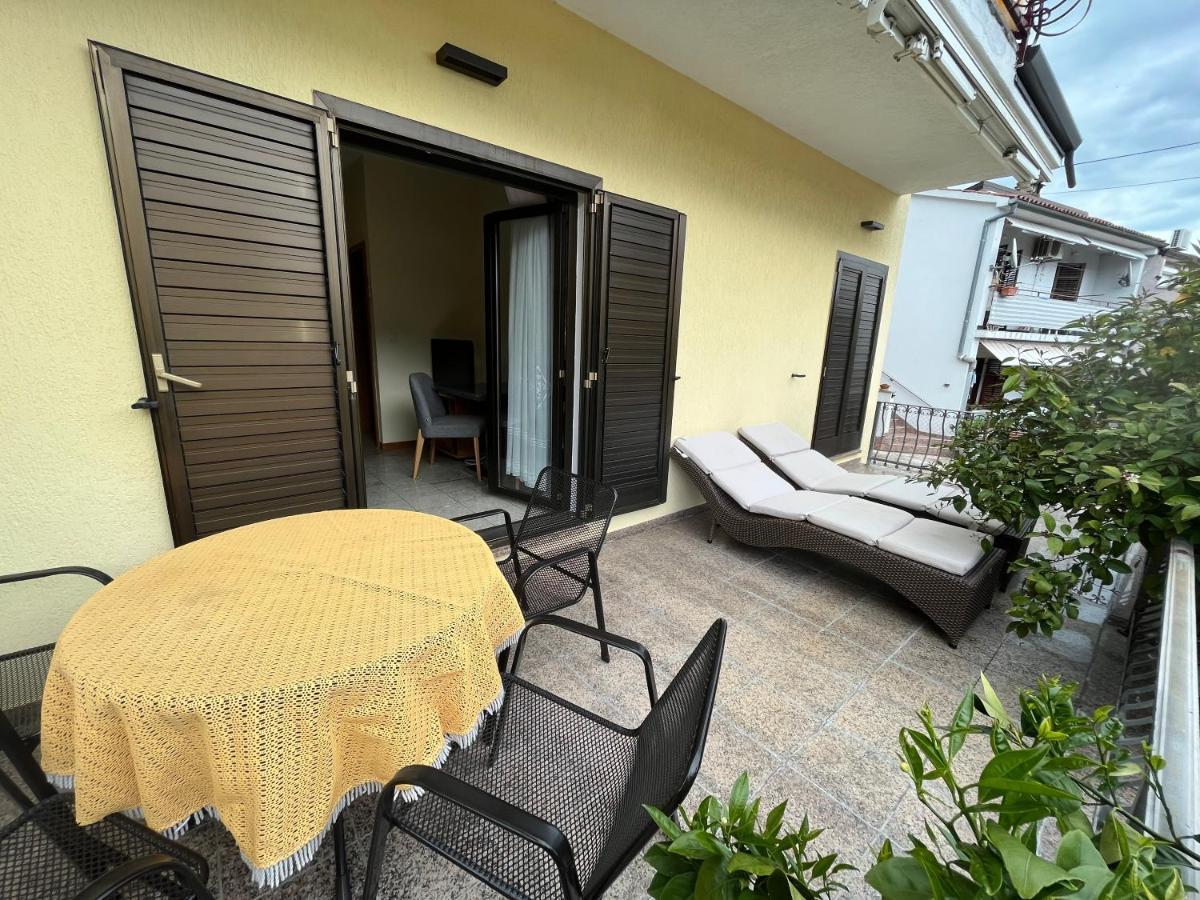 Holiday Apartments Sonne Ровінь Екстер'єр фото