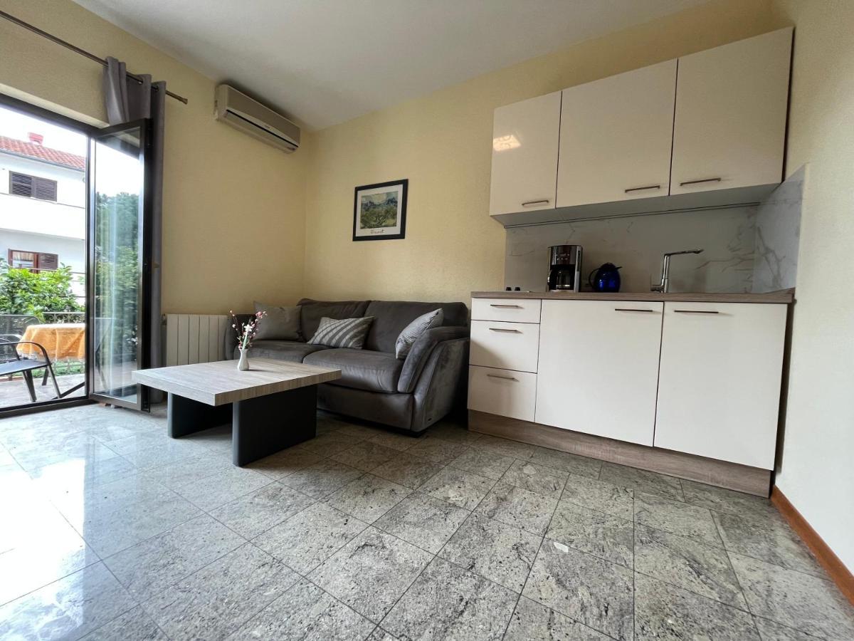 Holiday Apartments Sonne Ровінь Екстер'єр фото
