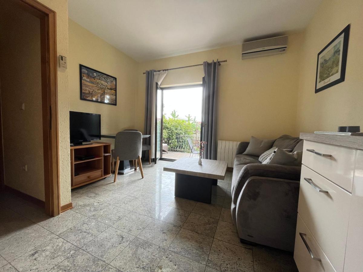 Holiday Apartments Sonne Ровінь Екстер'єр фото