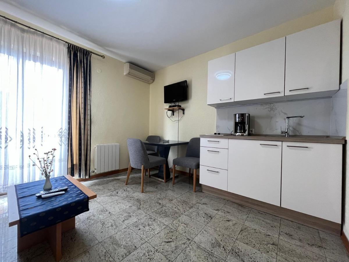 Holiday Apartments Sonne Ровінь Екстер'єр фото