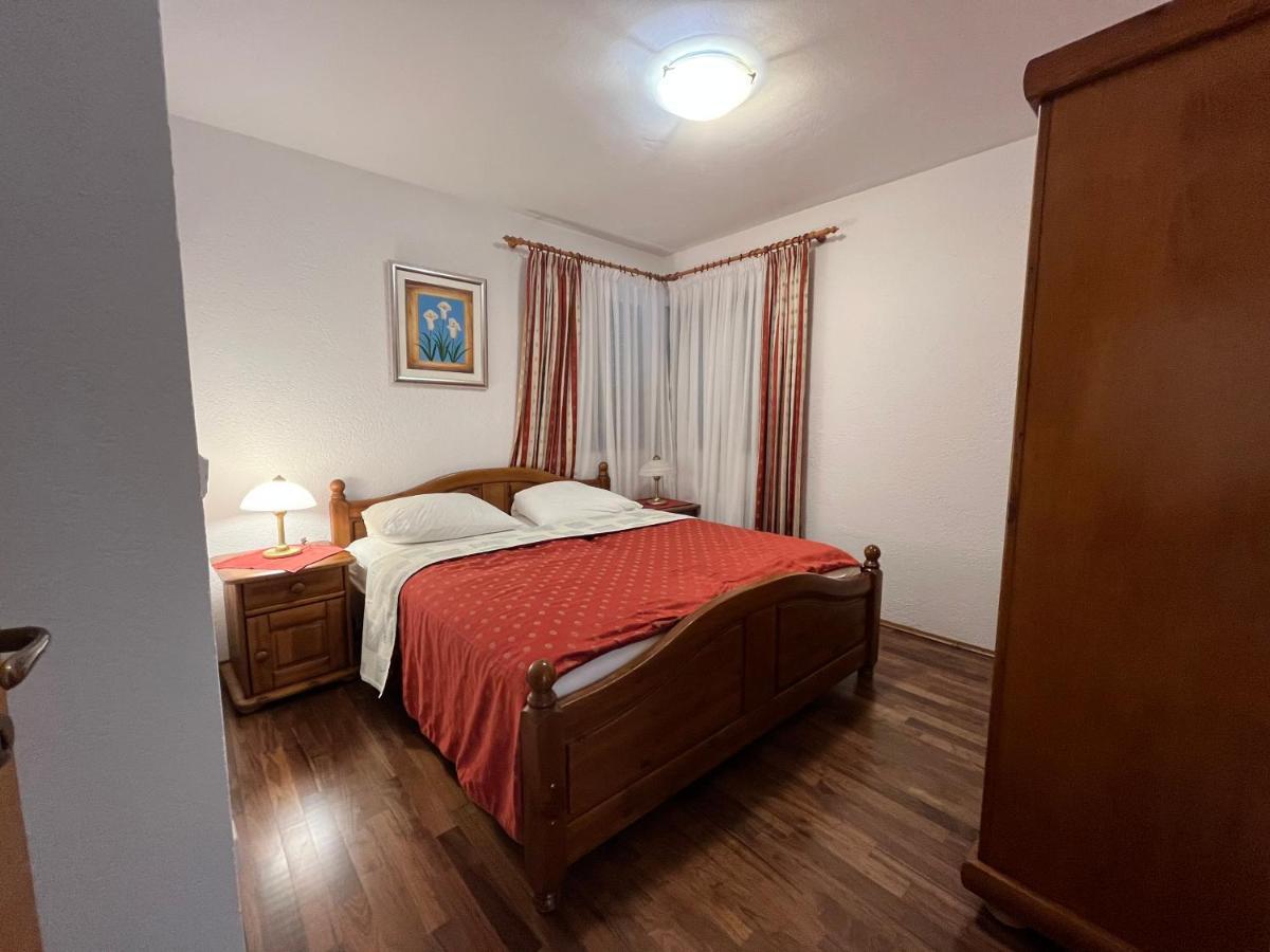 Holiday Apartments Sonne Ровінь Екстер'єр фото