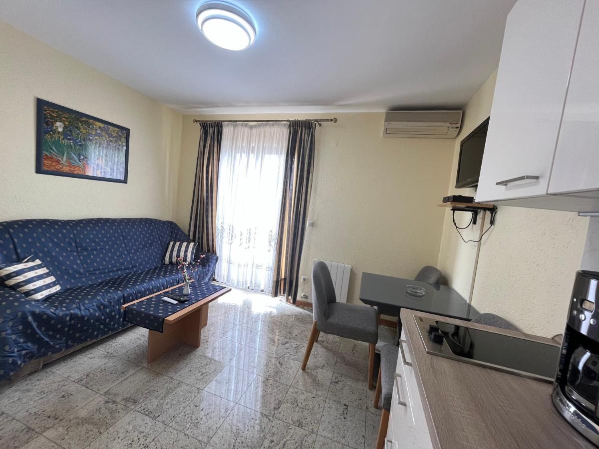 Holiday Apartments Sonne Ровінь Екстер'єр фото